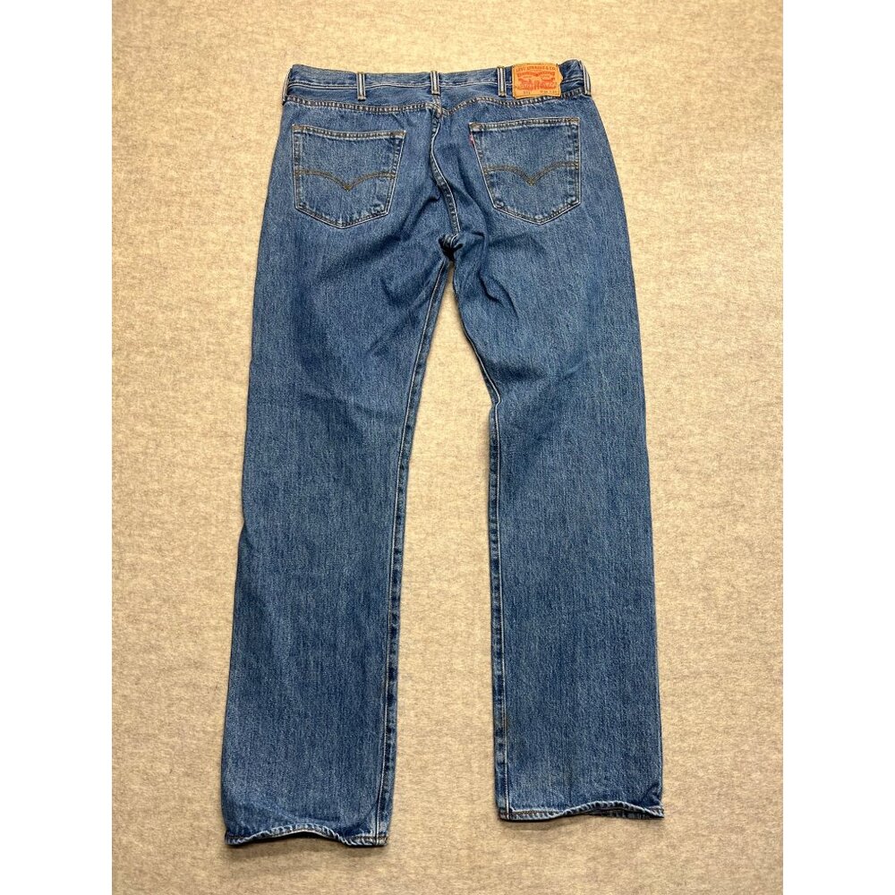 Levi's 501 Button Fly Straight Leg Medium Wash Men's Denim Jeans 38 X 34 Classic - Picture 3 of 10